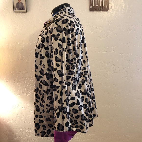 Lane Bryant cheetah print blouse, size 26 - Picture 7 of 8